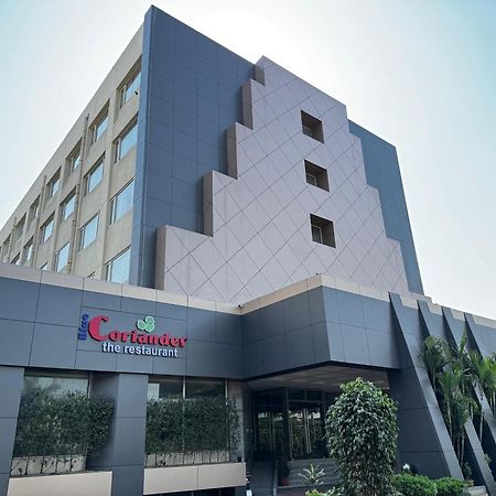 Отель Lords Plaza Ankleshwar Экстерьер фото