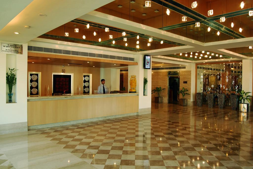 Отель Lords Plaza Ankleshwar Экстерьер фото